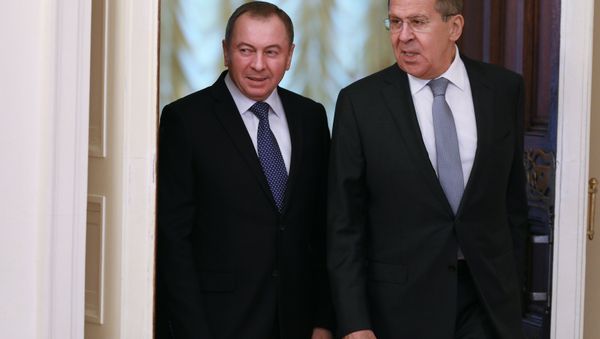 Министр иностранных дел РФ Сергей Лавров (справа) и министр иностранных дел Белоруссии Владимир Макей - Sputnik Армения