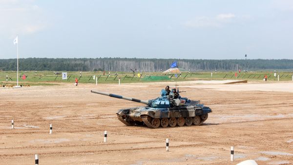 Танк команды армии Армении в международных соревнованиях Танковый биатлон-2018 на подмосковном полигоне Алабино - Sputnik Армения