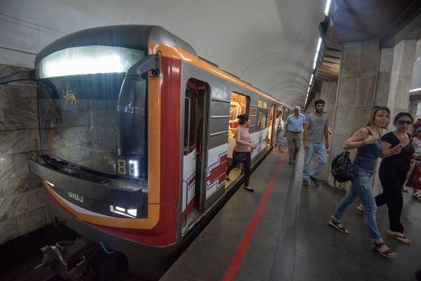 От конки до метро — чего натерпелись многострадальные пассажиры в Ереване - Sputnik Армения