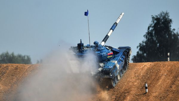 Танк команды армии Армении в индивидуальной гонке международных соревнований Танковый биатлон-2018 на подмосковном полигоне Алабино. - Sputnik Արմենիա