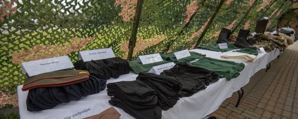 Мнистерство обороны Армении представило образцы формы и продовольствия в парке Победы (16 июня 2018). Еревaн - Sputnik Армения