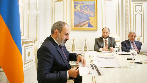 Премьер-министр Никол Пашинян созвал совещание по теме состояния зданий и сейсмоустойчивость общеобразовательных школ Армении (3 августа 2018). Еревaн - Sputnik Արմենիա