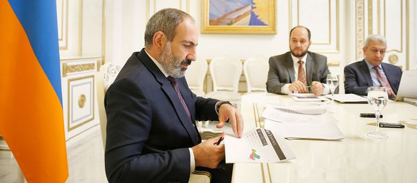 Премьер-министр Никол Пашинян созвал совещание по теме состояния зданий и сейсмоустойчивость общеобразовательных школ Армении (3 августа 2018). Еревaн - Sputnik Արմենիա