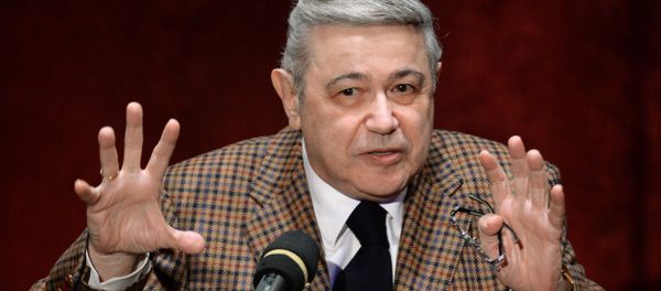 Народный артист РФ Евгений Петросян на юбилейном вечере художественного руководителя театра Шалом А.Левенбука (29 января 2014). Москвa Народный артист РФ Евгений Петросян на юбилейном вечере художественного руководителя театра Шалом А.Левенбука (29 января 2014). Москвa - Sputnik Армения