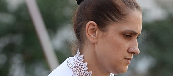 Мать сестер Хачатурян, обвиняемых в убийстве своего отца, около Останкинского суда (2 августа 2018). Москвa Мать сестер Хачатурян, обвиняемых в убийстве своего отца, около Останкинского суда (2 августа 2018). Москвa - Sputnik Армения