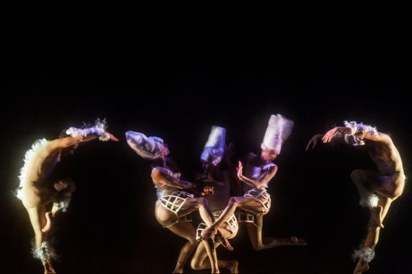 Выступление итальянского театра NoGravity в рамках Международного фестиваля искусств Вдохновение на ВДНХ (2 августа 2018). Москвa Выступление итальянского театра NoGravity в рамках Международного фестиваля искусств Вдохновение на ВДНХ (2 августа 2018). Москвa - Sputnik Армения
