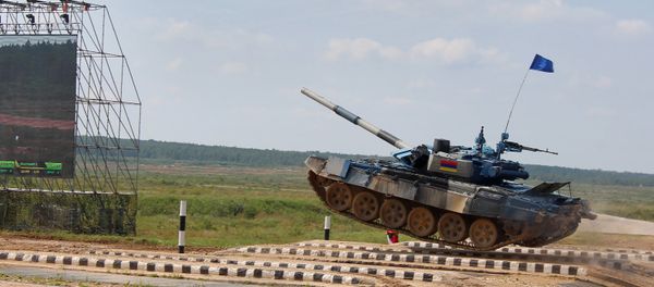 Танк команды армии Армении в международных соревнованиях Танковый биатлон-2018 на подмосковном полигоне Алабино Танк команды армии Армении в международных соревнованиях Танковый биатлон-2018 на подмосковном полигоне Алабино - Sputnik Армения