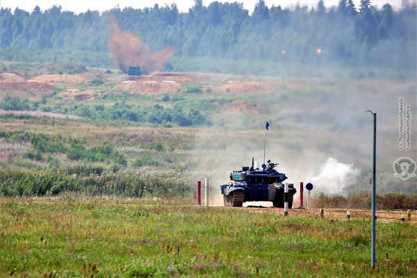Танк команды армии Армении в международных соревнованиях Танковый биатлон-2018 на подмосковном полигоне Алабино - Sputnik Армения
