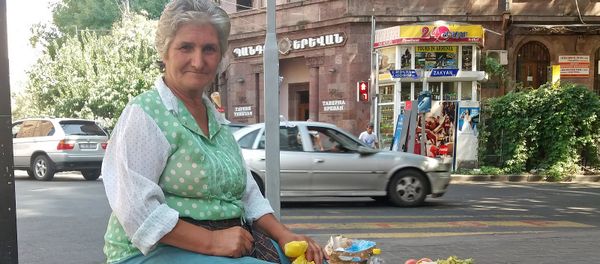 Уличная продавщица Заназан Манукян - Sputnik Արմենիա
