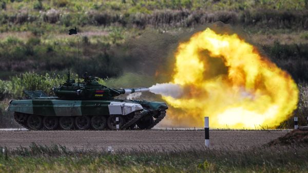 Танк армянской команды на Танковом биатлоне 2018 - Sputnik Արմենիա