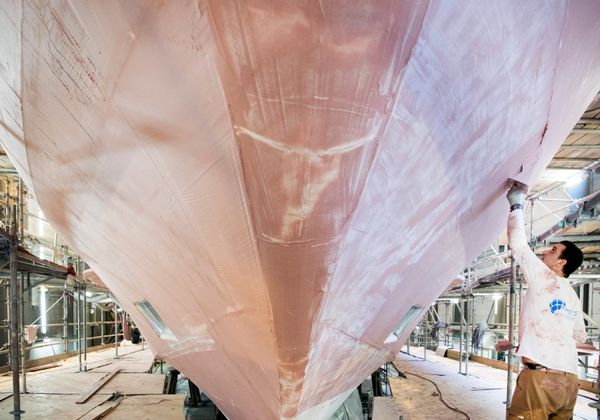 Работающие на яхте люди, строящейся на верфи Heesen Yachts (8 августа 2018). Осс, Нидерланды Работающие на яхте люди, строящейся на верфи Heesen Yachts (8 августа 2018). Осс, Нидерланды - Sputnik Армения