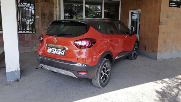 Автомобиль главы медицинского центра Масиса - Sputnik Արմենիա