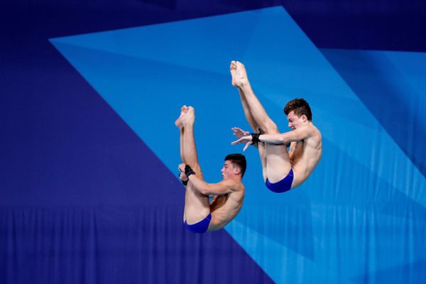 Чемпионат Европы по водным видам спорта 2018. Прыжки в воду. Финал синхронных прыжков, мужчины, 10 метров. Мэтью Диксон и Ноа Уильямс, Великобритания (9 августа 2018) Эдинбург - Sputnik Армения