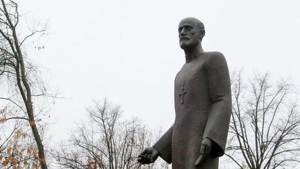 Памятник Комитасу в Камском саду в Петербурге. (скульптор Л. Бейбутян, архитектор М. Атоянц) - Sputnik Армения