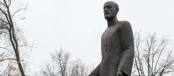 Памятник Комитасу в Камском саду в Петербурге. (скульптор Л. Бейбутян, архитектор М. Атоянц) - Sputnik Արմենիա