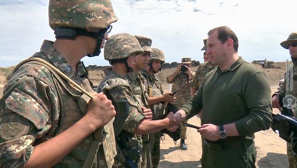 Рабочий визит министра обороны Армении Давида Тонояна в Карабах (13 августа 2018) - Sputnik Армения