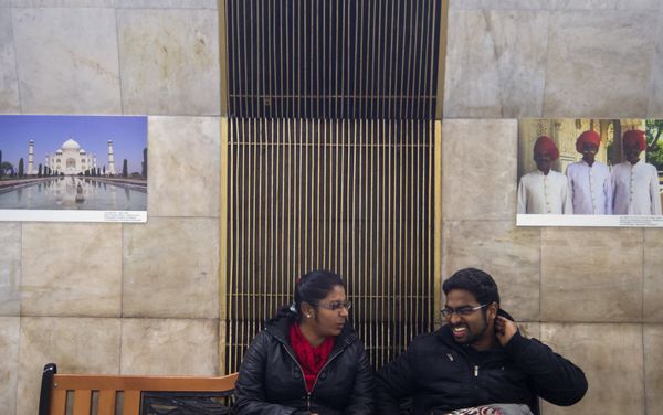На станции ереванского метрополитена Еритасардакан открылась выставка Индия в картинах и фотографиях - Sputnik Армения