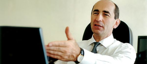 Второй Президент Армении Роберт Кочарян (2001 год) - Sputnik Армения