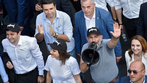 Шествие к стодневке Никола Пашиняна на посту премьер-министра Армении (17 августа 2018). Еревaн - Sputnik Армения