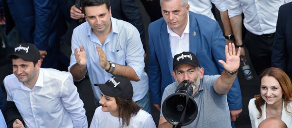 Шествие к стодневке Никола Пашиняна на посту премьер-министра Армении (17 августа 2018). Еревaн - Sputnik Արմենիա