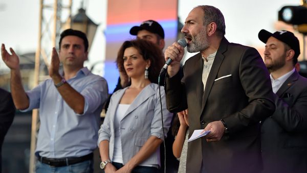 Митинг к стодневке Никола Пашиняна на посту премьер-министра Армении (17 августа 2018). Еревaн - Sputnik Армения