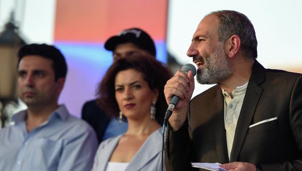 Митинг к стодневке Никола Пашиняна на посту премьер-министра Армении (17 августа 2018). Еревaн - Sputnik Армения