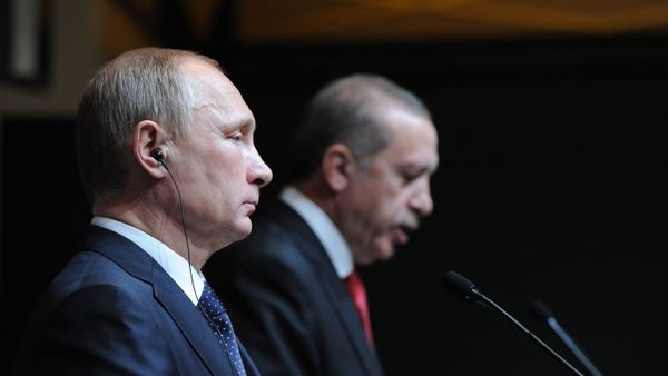 Президенты России и Турции Владимир Путин и Реджеп Тайип Эрдоган на совместной пресс-конференции (1 декабря 2014). Анкара Президенты России и Турции Владимир Путин и Реджеп Тайип Эрдоган на совместной пресс-конференции (1 декабря 2014). Анкара - Sputnik Армения