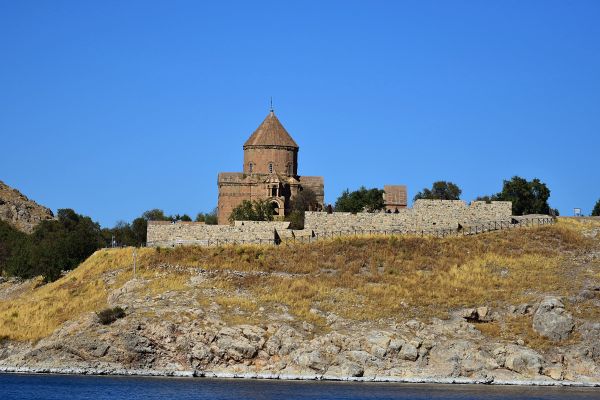 Провокация в армянской церкви Ахтамара в Турции: кто виноват и что делать? - Sputnik Армения
