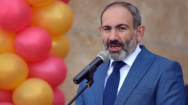 Премьер-министр Армении Никол Пашинян на торжественном октрытии школы с китайским обучением (22 августа 2018). Ереван - Sputnik Армения