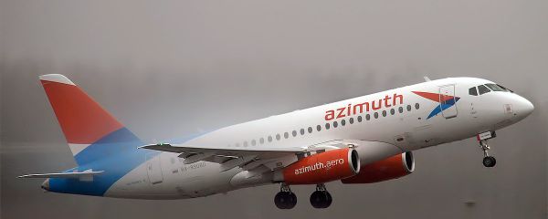 Самолет Сухой Суперджет-100 авиакомпании Азимут - Sputnik Армения