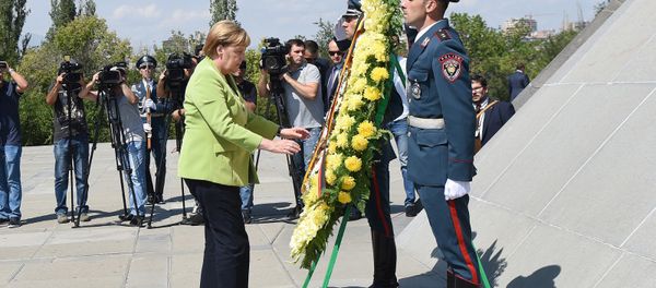 Канцлер Германии Ангела Меркель посетила Цицернакаберд (24 августа 2018). Еревaн - Sputnik Արմենիա