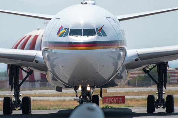 Канцлер Германии Ангела Меркель прибыла в Ереван (24 августа 2018). Аэропорт Звартноц Канцлер Германии Ангела Меркель прибыла в Ереван (24 августа 2018). Аэропорт Звартноц - Sputnik Армения