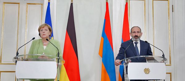 Премьер-министр Армении Никол Пашинян и канцлер Германии Ангела Меркель на совместной пресс-конференции (24 августа 2018). Еревaн - Sputnik Արմենիա