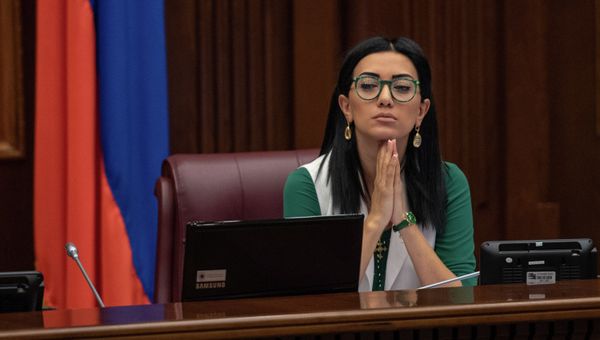 Вице-спикер Парламента Армении Арпине Ованнисян на внеочередном заседании НС (28 августа 2018). Еревaн - Sputnik Армения