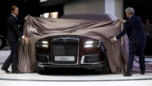 Презентация автомобиля Aurus Senat на Московском международном автомобильном салоне 2018. - Sputnik Армения