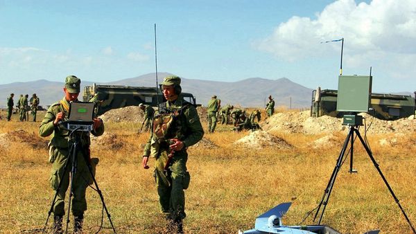 Связисты ЮВО в горах Армении  - Sputnik Армения