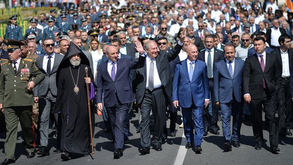 Президенты Армении и Арцаха отдали дань памяти героям в мемориальном комплексе Степанакерта - Sputnik Արմենիա