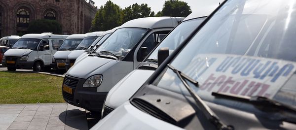 Акция протеста водителей маршрута Ереван - Армавир у Дома правительства (4 сентября 2018). Еревaн - Sputnik Армения