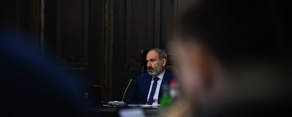 Премер министр Армении Никол Пашинян на заседании правительства (6 сентября 2018). Еревaн Премер министр Армении Никол Пашинян на заседании правительства (6 сентября 2018). Еревaн - Sputnik Армения