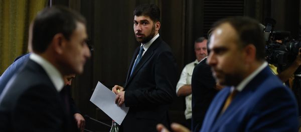 Глава гос.контрольной службы Давид Санасарян на заседании правительства Армении (6 сентября 2018). Еревaн Глава гос.контрольной службы Давид Санасарян на заседании правительства Армении (6 сентября 2018). Еревaн - Sputnik Армения