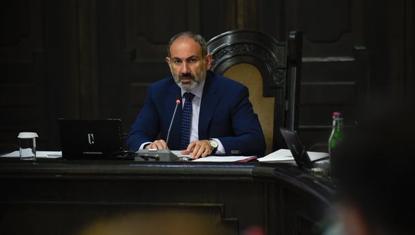 Премер министр Армении Никол Пашинян на заседании правительства (6 сентября 2018). Еревaн Премер министр Армении Никол Пашинян на заседании правительства (6 сентября 2018). Еревaн - Sputnik Արմենիա