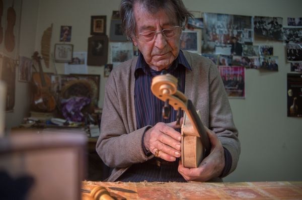 Мартин Ерицян уже 65 лет создает скрипки Мартин Ерицян уже 65 лет создает скрипки - Sputnik Армения