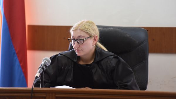 Судья Анна Данибекян на заседании по вопросу ареста Айка Саргсяна (7 сентября 2018). Ереван - Sputnik Армения