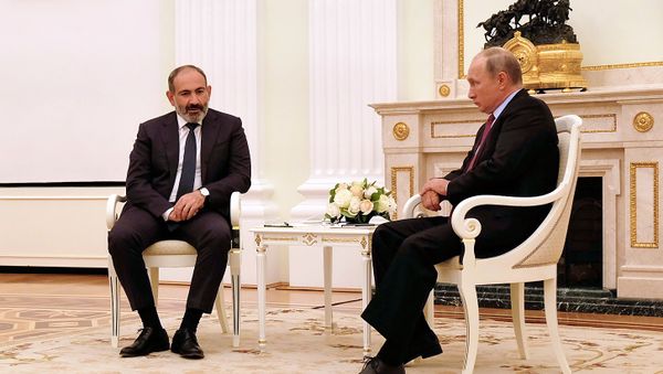 Встреча премьер-министра Армении Никола Пашиняна и президента России Владимира Путина (8 сентября 2018). Москвa Встреча премьер-министра Армении Никола Пашиняна и президента России Владимира Путина (8 сентября 2018). Москвa - Sputnik Արմենիա