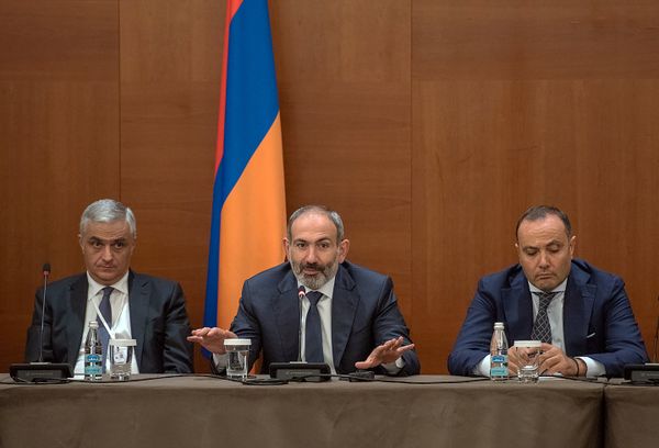 Փաշինյանը ռուսաստանաբնակ հայ գործարարների հետ հանդիպման ժամանակ - Sputnik Արմենիա
