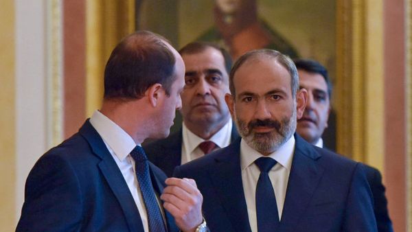 Премьер-министр Армении Никол Пашинян во время встречи с президентом России Владимиром Путиным (8 сентября 2018). Москвa - Sputnik Армения