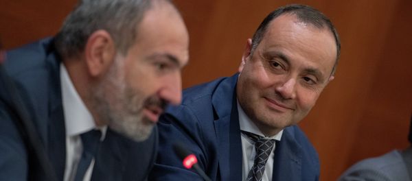 Премьер-министр Армении Никол Пашинян встретился с армянскими предпринимателями (8 сентября 2018). Москвa - Sputnik Армения