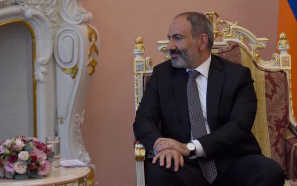 Встреча премьер-министра Армении Никола Пашиняна и премьер-министра Грузии Мамуки Бахтадзе (10 сентября 2018). Еревaн - Sputnik Армения