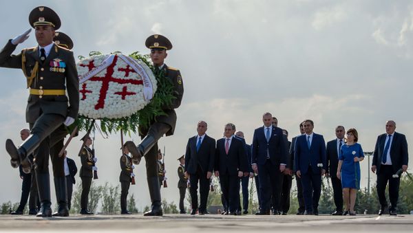 Посещение мемориала жертвам Геноцида армян 1915 года премьер-министром Грузии Мамуки Бахтадзе (10 сентября 2018). Еревaн Посещение мемориала жертвам Геноцида армян 1915 года премьер-министром Грузии Мамуки Бахтадзе (10 сентября 2018). Еревaн - Sputnik Армения