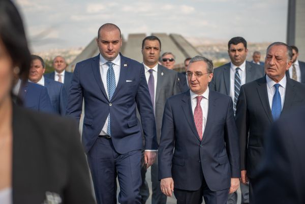 Ինչպե՞ս անցավ Վրաստանի վարչապետ Մամուկա Բախտաձեի օրը Երևանում Ինչպե՞ս անցավ Վրաստանի վարչապետ Մամուկա Բախտաձեի օրը Երևանում - Sputnik Արմենիա